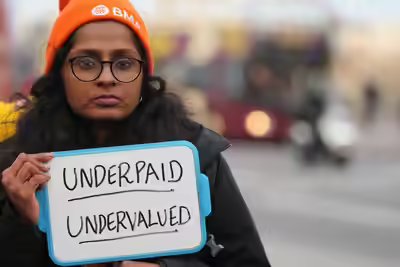 Indian doctors are leaving the UK! Money troubles or policy pressures? Here’s the real reason